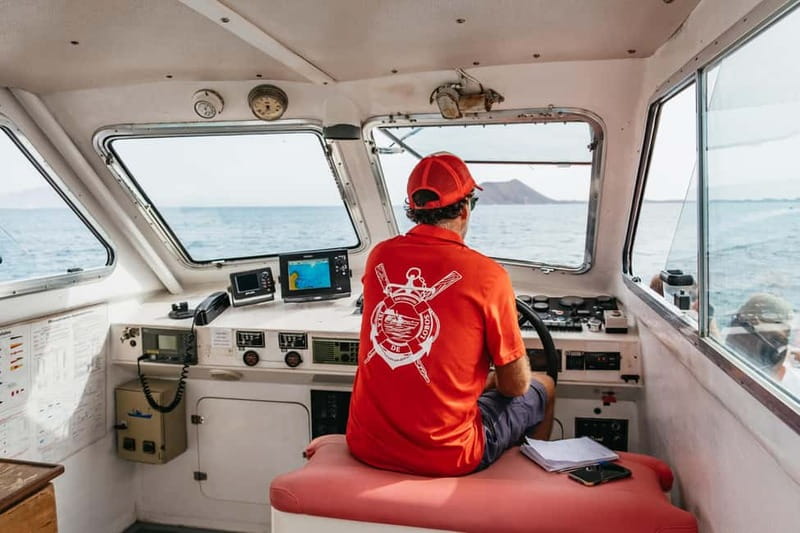 Desde Corralejo: Lobos Island Ferry with Optional Transfer - Should you book this Lobos ferry day trip?