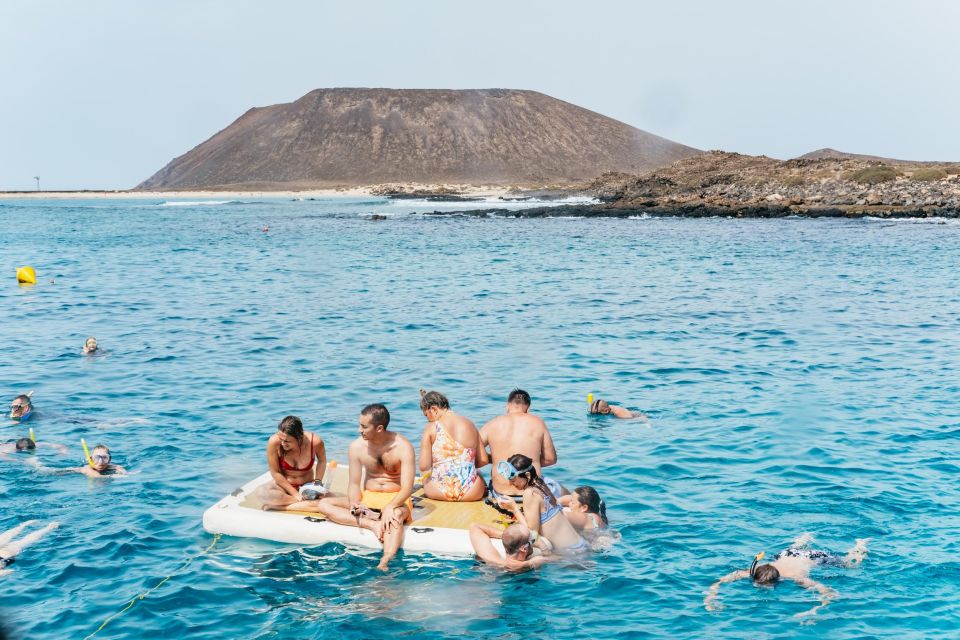 Desde Corralejo: Lobos Island Ferry with Optional Transfer - Getting there: meeting point and the pickup reality