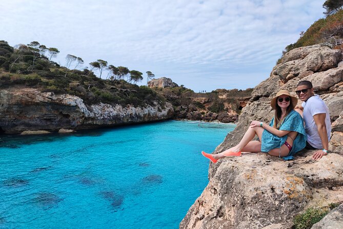 Discover Cala des Moro and S’Almunia the smart way - What to pack so your day feels easy (not sweaty)