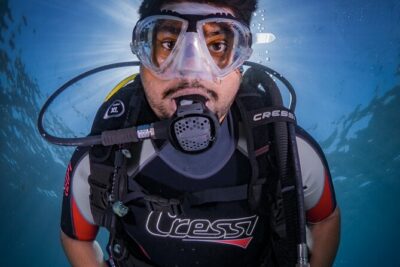 Discover PADI Diving in Barcelona - Your First Hour: Gear Basics, Underwater Hand Signals, and Safety