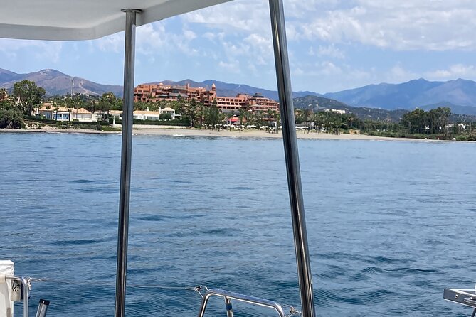 Dolphin trips on a catamaran - Boat Comfort, Cleanliness, and Crew Service