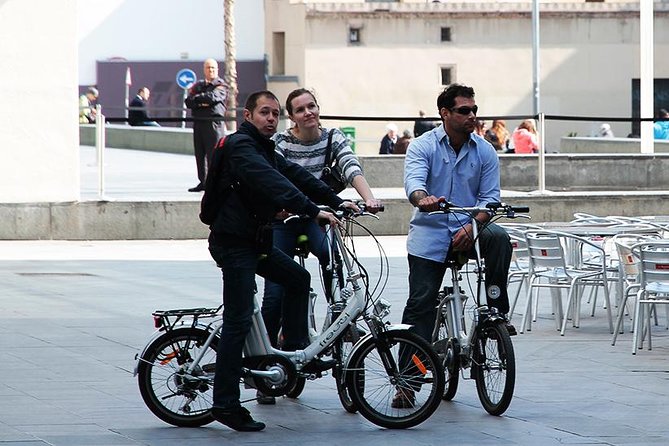 E-Bike Barcelona Highlights & Park Guell in Small Group - Gothic Quarter lanes: 2,000 years of stone squeezed into tiny streets