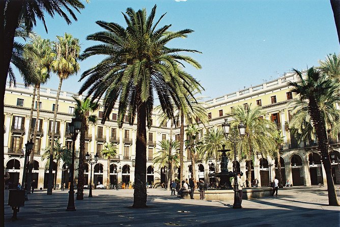 E-Bike Barcelona Highlights & Park Guell in Small Group - Eixample’s grid: Cerdà’s plan and Gaudí’s favorite neighborhood