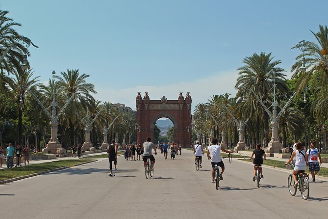 E-Bike Barcelona Highlights & Park Guell in Small Group - Starting at Plaça Reial: where the ride begins