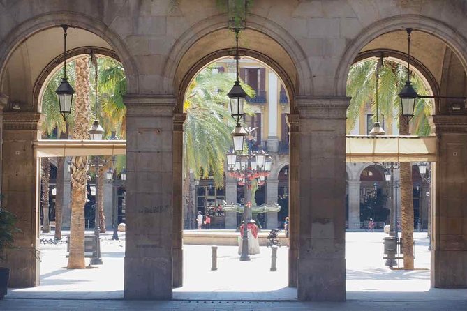 E-Bike tour in Barcelona with English Guide - Your guide’s style: stories you can use, in English