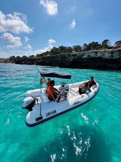 El Arenal: Private Mallorca Boat Rental (No License Needed) - Entering the scene: meeting point at Av. Miramar 24