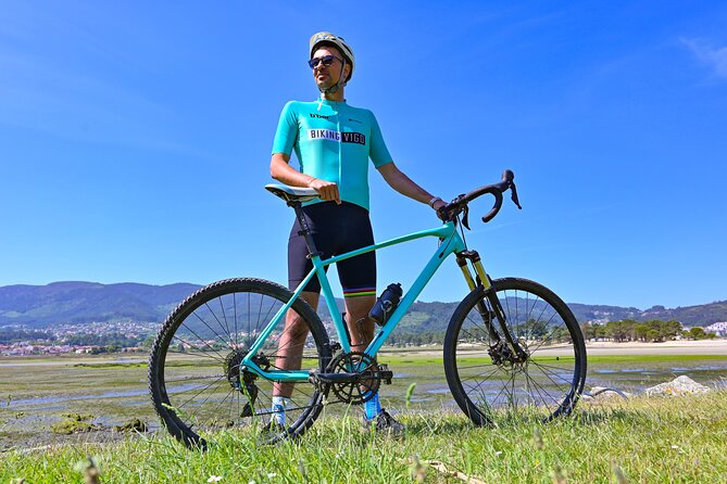 Electric bike tour with optional pick-up for cruisers - E-bike Vigo: the port, beaches, and old town in one smart loop