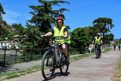 Electric bike tour with optional pick-up for cruisers - Port of Vigo stop: Galicia’s emigration story, told through Lola