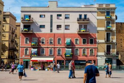 Elevate Your Photography - Barcelona Private Tour & Workshop - Meeting at Plaça Catalunya and ending near the cathedral