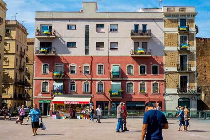 Elevate Your Photography - Barcelona Private Tour & Workshop - Meeting at Plaça Catalunya and ending near the cathedral