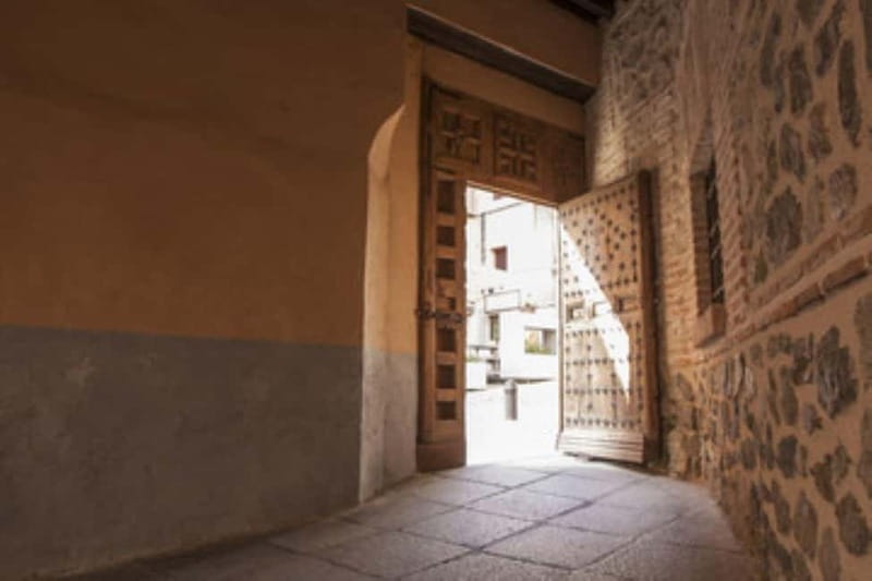 English Tour Toledo Complete with Patio-Palace House ⭐⭐⭐⭐⭐ - Price, walking pace, and what you get in 1.5 hours