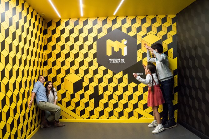 Entrance to the Museum of Illusions Madrid - Key highlights to know before you go