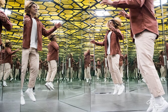 Entrance to the Museum of Illusions Madrid - Getting there without stress: Centro location and timing