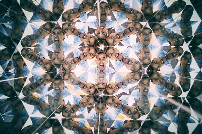 Entrance to the Museum of Illusions Madrid - Why this place is so good for photos and playful moments