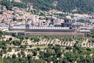 Escorial Monastery and Toledo Afternoon Tour - Entering El Escorial: royal power you can walk through