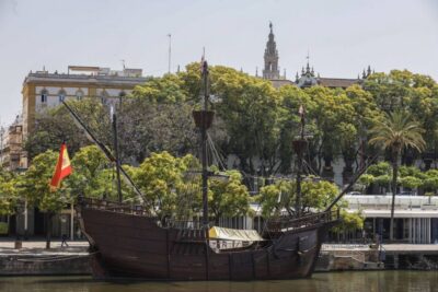 Espacio Exploraterra: Nao Victoria 500 Replica and Museum - Museum exhibits: preparations, dangers, and life aboard