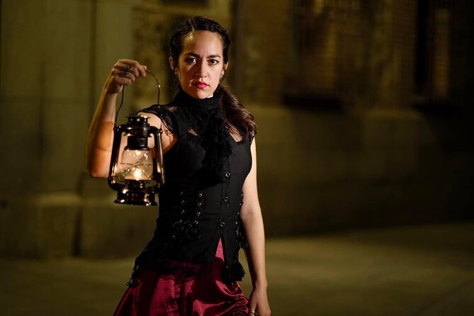 Evening Walking Tour: Spanish Inquisition & Legends of Old Madrid - Royal Palace of Madrid: ghosts and the one catch