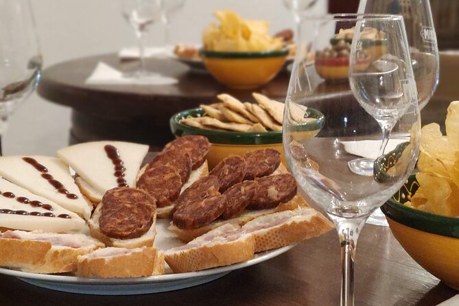Evening Wine Tasting Córdoba - Your Guide in Córdoba: Francisco (and the Family Backup)
