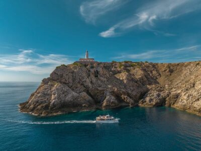 Excursión en barco por la tarde con bebidas y snacks - Vellmari Boat Trip Value: What $77 Buys You