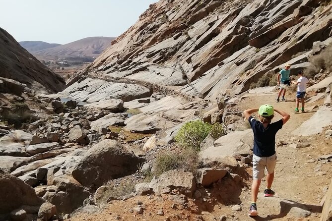 Excursion to Ajuy Caves with a secret Las Penitas canyon Hike - Guide Quality on Rocky Ground: Confidence Without Overdoing It