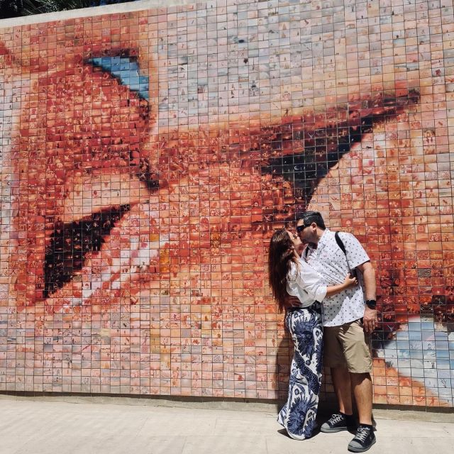 Explore Barcelona by Bike & Photo Shooting - Arc de Triomf: The Best Kind of Photo Break (Coffee, Snacks, and Reset Time)