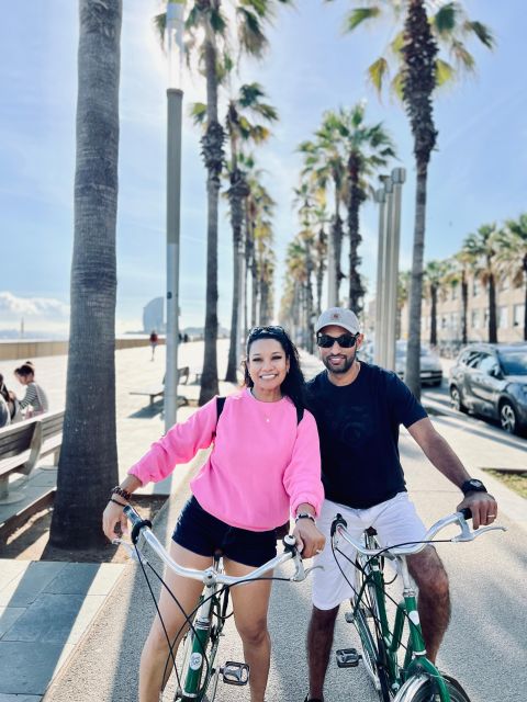 Explore Barcelona by Bike & Photo Shooting - Barcelona Cathedral and the Gothic Quarter: Narrow Streets, Real Atmosphere, No Rush
