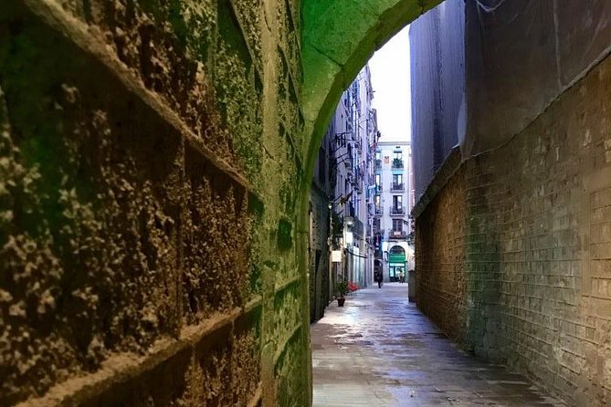 Explore hidden streets of Barcelona with a local - Why El Born and the Gothic Quarter work so well together