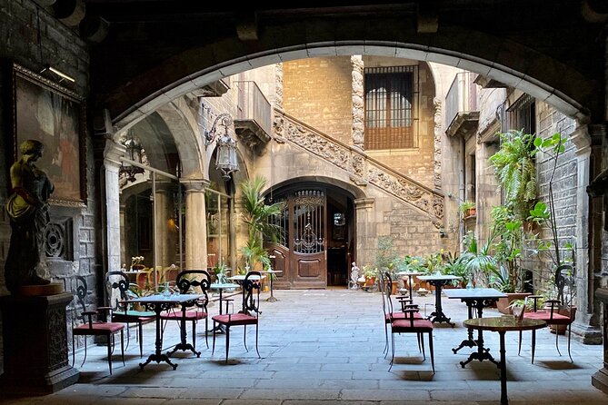 Explore hidden streets of Barcelona with a local - What you’ll actually learn (and why it changes your self-guided exploring)