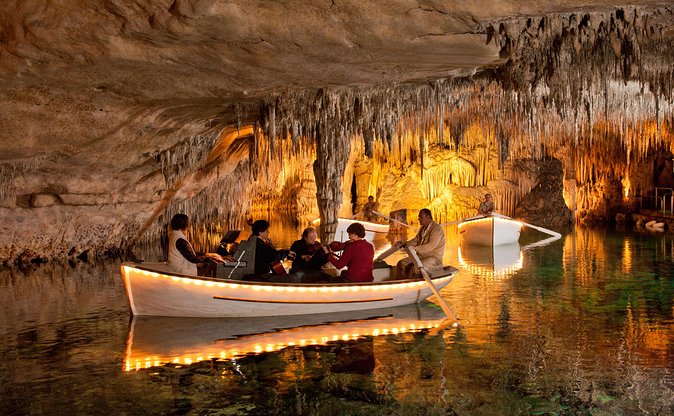 Explore Mallorca: Majorica Pearl Shop and Caves of Drach - Majorica pearls in Porto Cristo: shop time, not a museum lesson