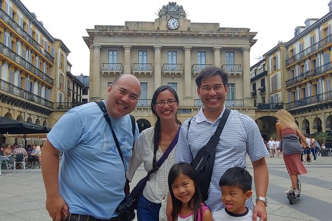 Explore San Sebastián’s History & Taste Its Flavors at Lunch - Pintxos with context: how this 4.5-hour lunch works
