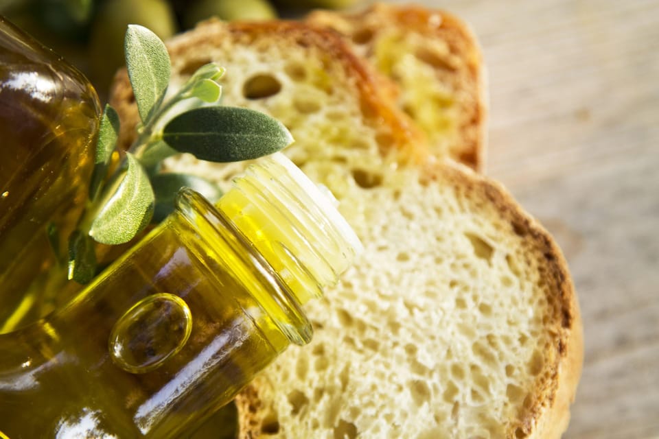 Extra Virgin Olive oil tasting - How long is it, and who should book it