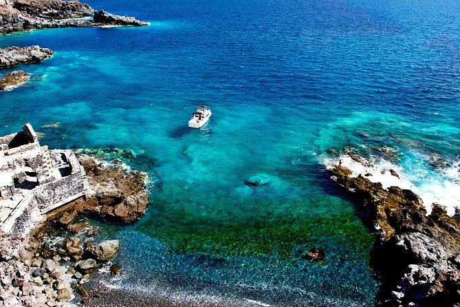 Fishing trip, Tenerife Sea Passion - Bottom fishing with jigging: light tackle first, then you get to work