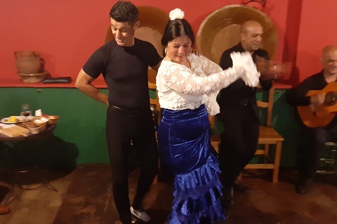 Flamenco Esencia: an unforgettable, intimate and local show/experience - Getting to the show: Calle Duarte 3 and a bar-within-a-bar feel