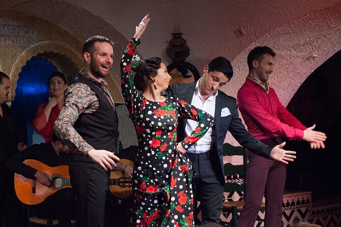 Flamenco Night at Tablao Cordobes in Barcelona - The show inside Tablao Cordobés: no-mic sound, real rhythm, real feeling