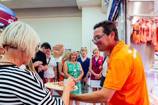 Food Tasting Walking Tour in Palma with a Local - Mercat de l’Olivar: turning the market into a sit-down tasting