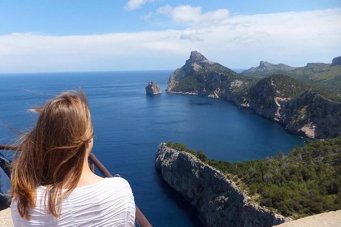 Formentor with boat trip + local market - Port de Pollença: a 45-minute taste of the marina life
