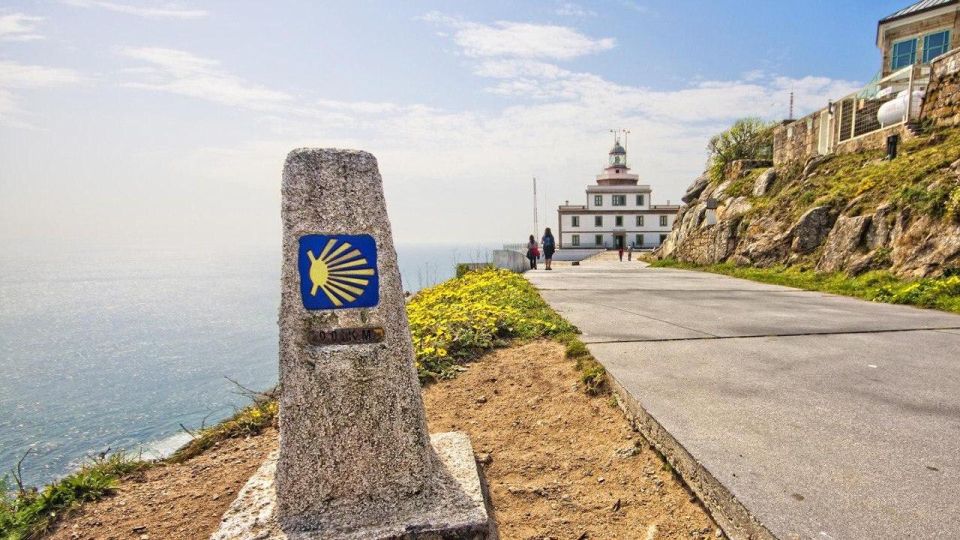 From A Coruña: Costa da Morte & Cape Finisterre Day Tour - Ézaro Waterfall (Fervenza do Xallas): a quick coastal break with mixed expectations