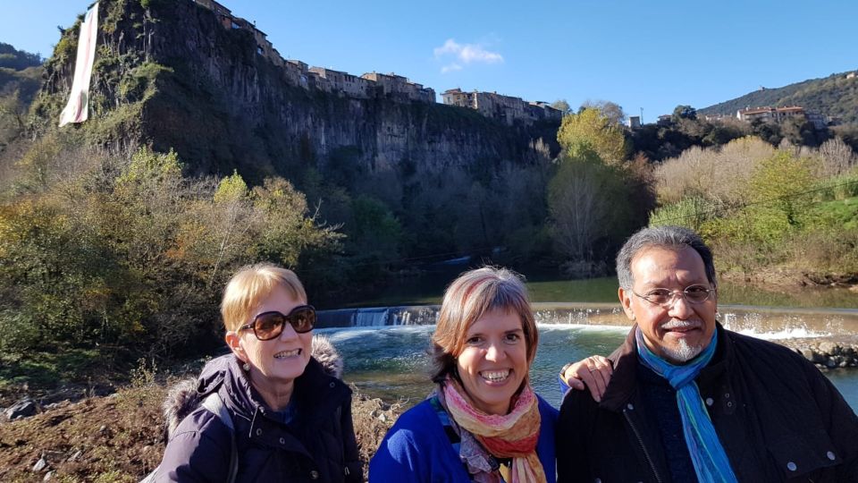 From Barcelona: Besalú & Medieval Towns Tour w/ Hotel Pickup - Besalú: Romanesque architecture and the Jewish heritage thread
