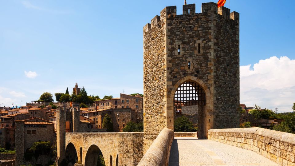 From Barcelona: Besalú & Medieval Towns Tour w/ Hotel Pickup - Lunch and food breaks: what’s likely, and what isn’t included