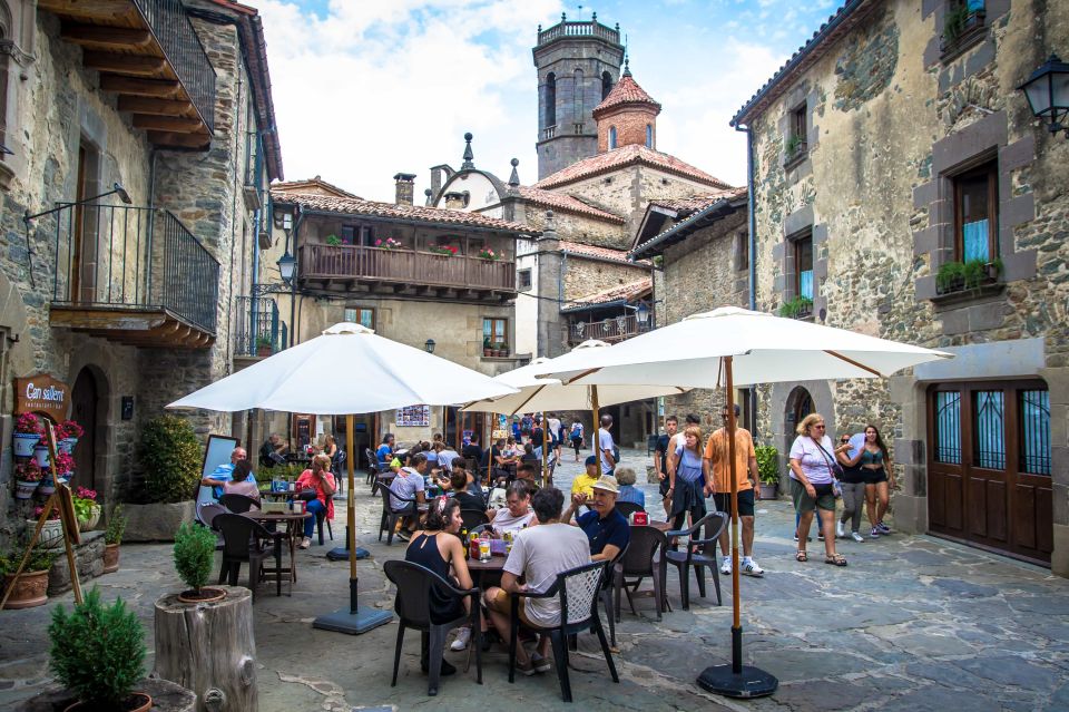From Barcelona: Medieval Villages Day Tour - Meeting point near Palau de la Música: start easy, start central