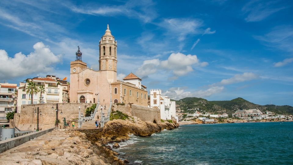 From Barcelona: Tarragona & Sitges Full Day Tour with Pickup - How the 10 hours work: pickup, pace, and what “small group” really buys you