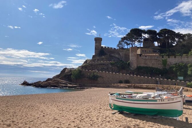 From Barcelona : Tossa de Mar, Coastal Path, Boat and Costa Brava - Stop 1 in Barcelona: Breakfast time before the coastline