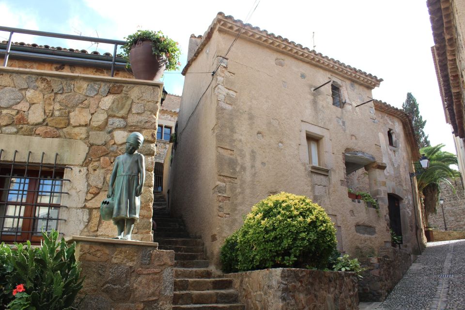 From Barcelona: Tossa de Mar Day Tour with Beach Time - Lunch Strategy and Beach-Safe Packing