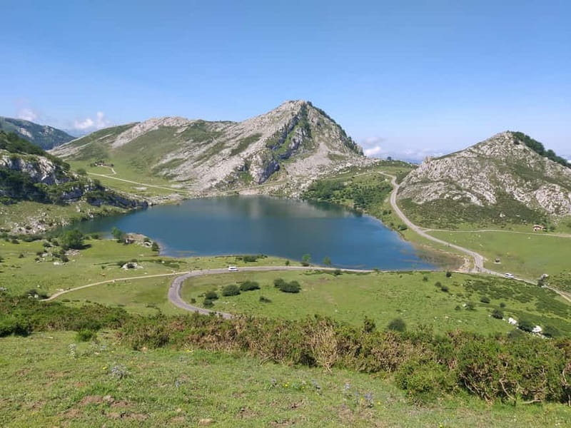 From Cangas de Onis: Covadonga Lakes Guided Day Trip - The “quick but meaningful” format from Cangas de Onís