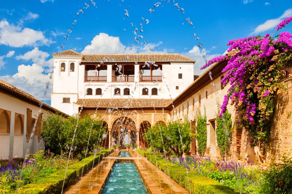 From Costa del Sol: Granada, Alhambra + Nasrid Palaces Tour - Timing and the coach schedule: why being ready matters
