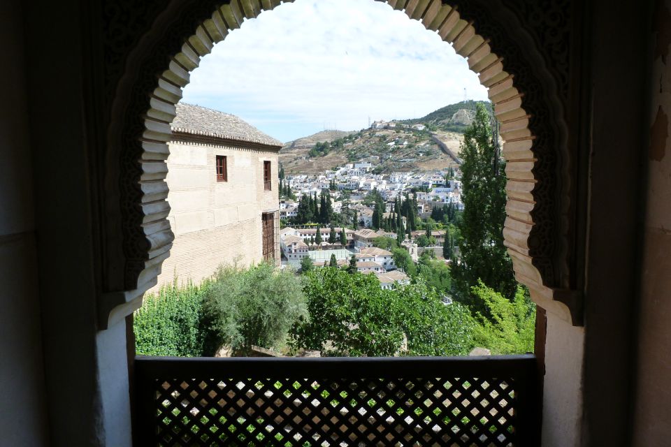 From Costa del Sol or Malaga: Granada and Alhambra Tour - How This Málaga to Granada Alhambra Day Trip Gives You Real Value