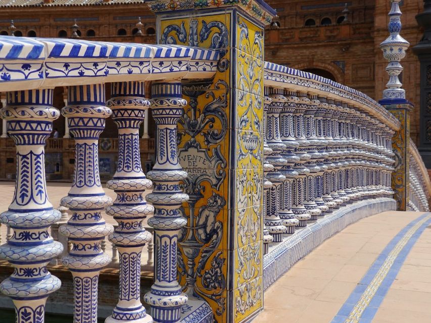 From Costa del Sol: Seville Day Trip - Guides and drivers: the difference between seeing sights and understanding them