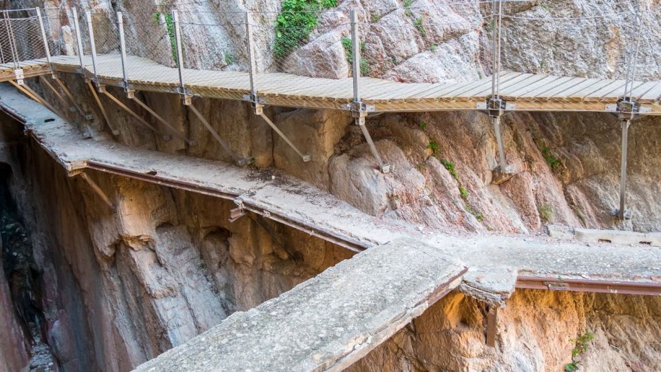 From Fuengirola: Caminito del Rey Guided Day Trip - Ardales access: the start, the tunnels, and the chocolate ladder