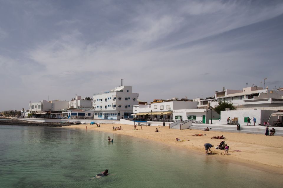 From Lanzarote: Day Trip to Fuerteventura and Corralejo - Corralejo Town First: Walkable Streets and Easy Time to Eat