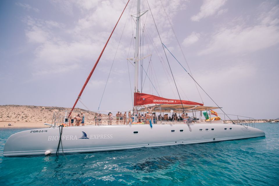 From Lanzarote: Sailing Day Trip Around La Graciosa - The catamaran experience: comfort, rules, and onboard vibe